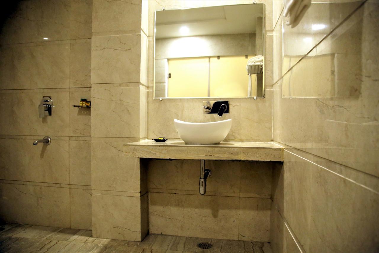 Sallow Royal Suites Amritsar Bagian luar foto