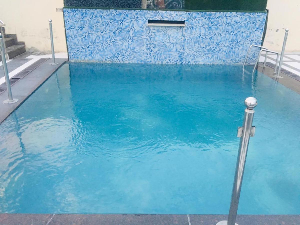 Sallow Royal Suites Amritsar Bagian luar foto